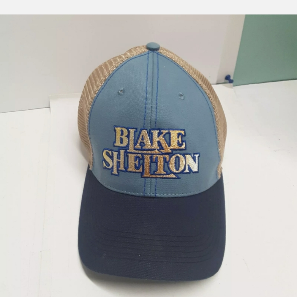 Blake Shelton country music freak tour hat